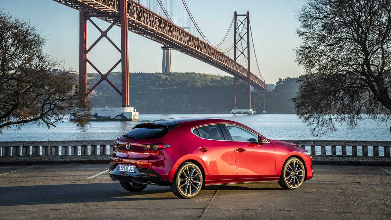 Nuova Mazda3, prova su strada