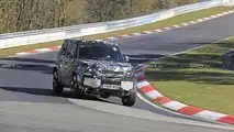 Land Rover Defender sur le Nurburgring