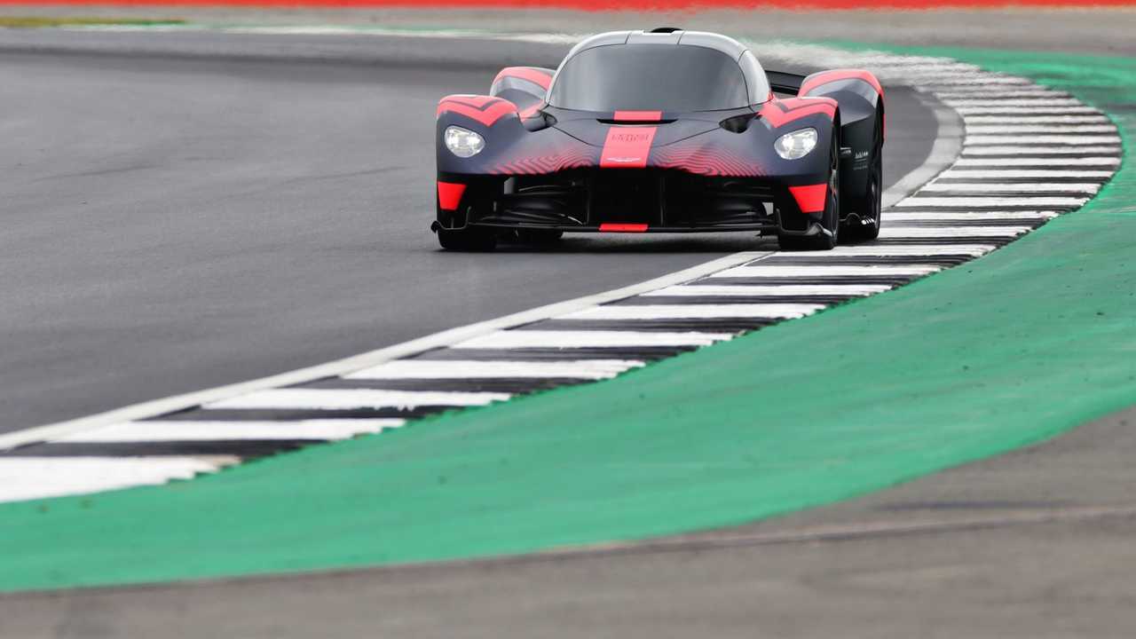 Aston Martin Valkyrie al circuito di Silverstone