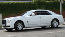 White Rolls Royce Ghost