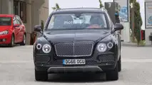 Bentley Bentayga Plug-In Hybrid spy photo