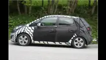 Erwischt: Kia-Minivan
