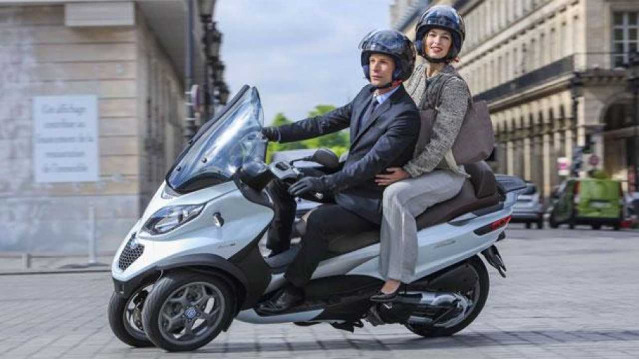 Scooter sharing: Enjoy con Piaggio Mp3