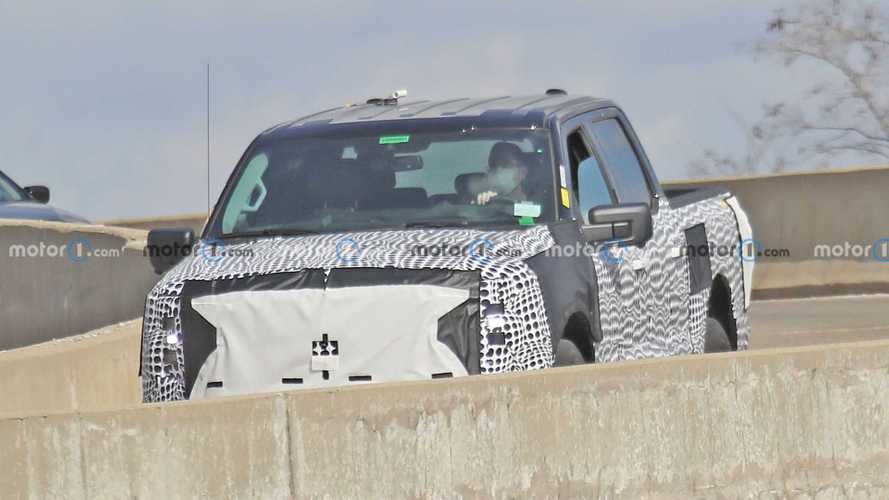 Üretime hazır Ford F-150 EV modelleri casuslarımıza yakalandı