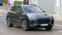 Porsche Cayenne facelift nuova foto spia (esterno)