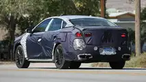 2017 Kia Cadenza spy photo