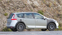 Renault Grand Scenic mule spy photo