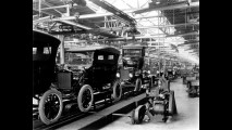 Ford Model T e la catena di montaggio: le foto storiche