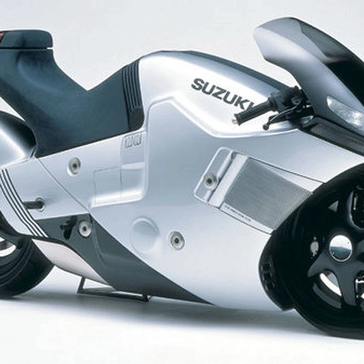 a-canopy-for-the-suzuki-nuda.webp