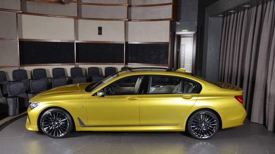 BMW M760Li xDrive Austin Yellow
