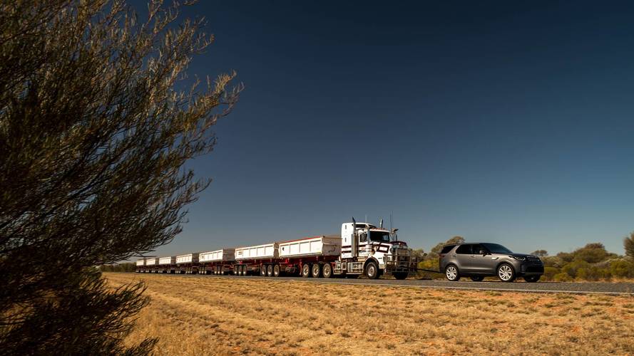 Land Rover Discovery tows land train across the Outback