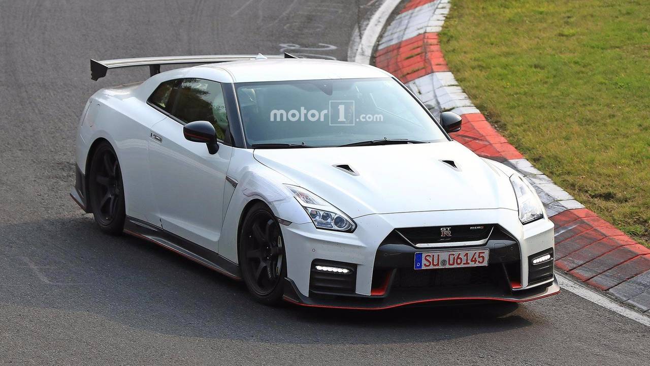 Nissan GT-R Nismo casus fotolar