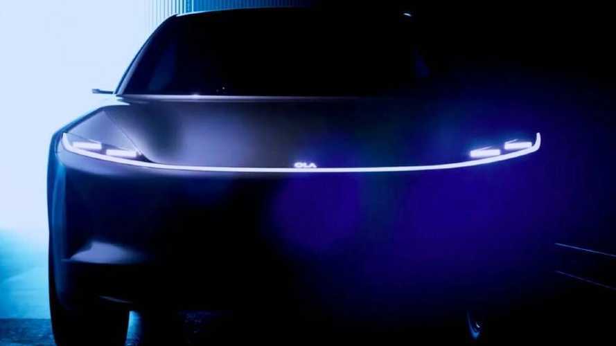 Индийский стартап тизерит свой первый электрокар