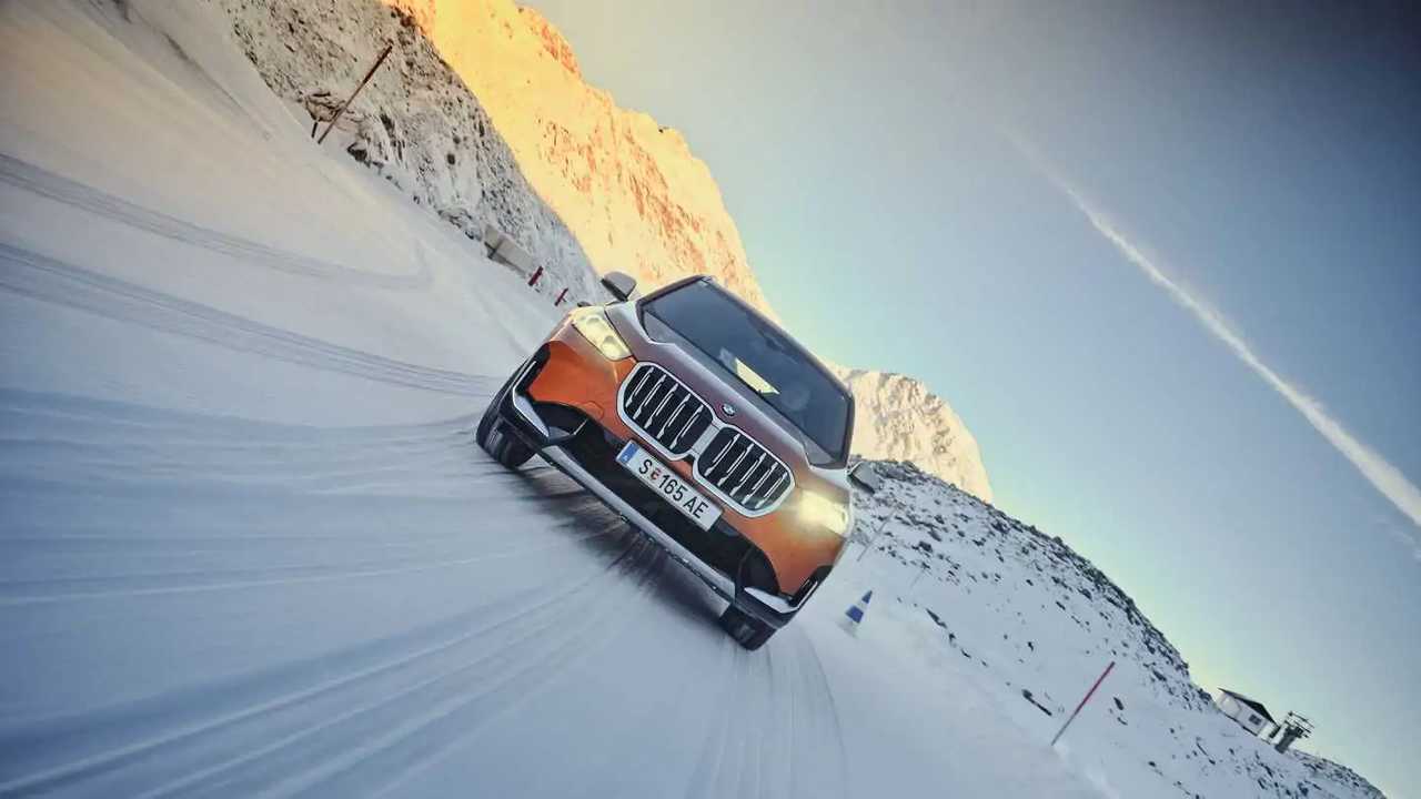 Foto - BMW X1 sulla neve