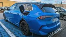 Opel Astra Sports Tourer PHEV (2022) nel test