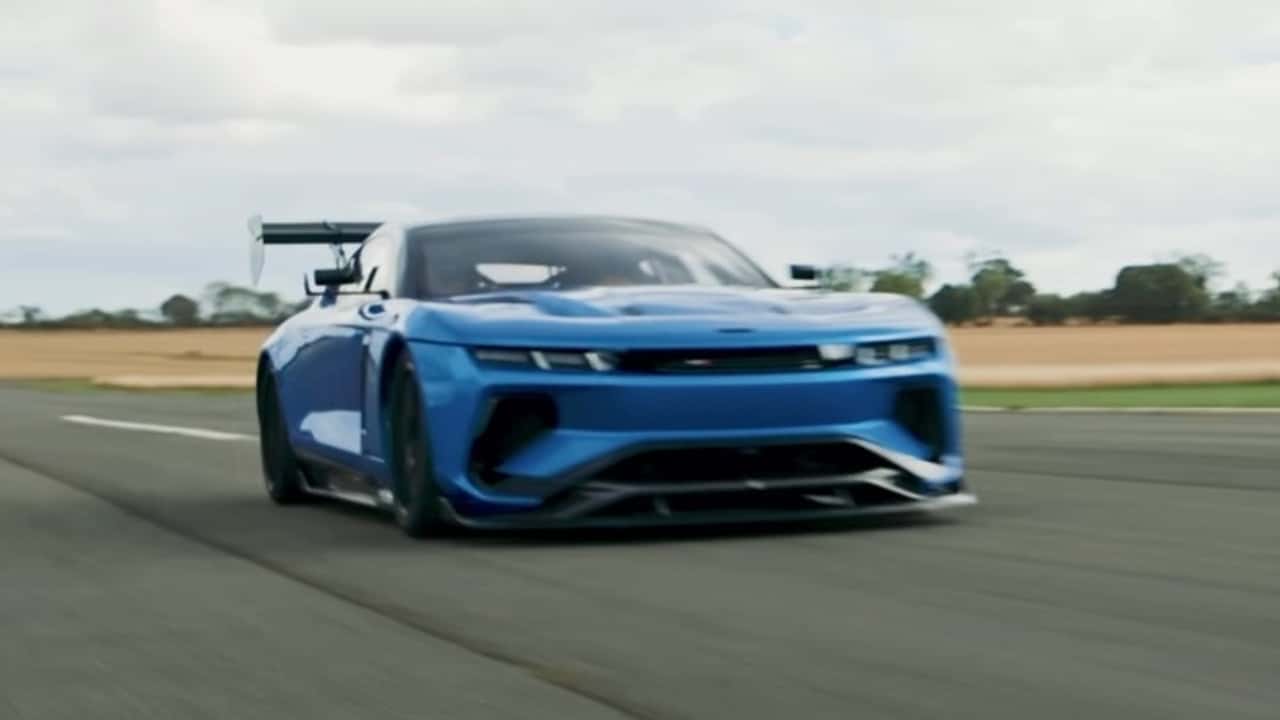 Posłuchaj 960-KM Jensen Interceptora z nadmuchanym V8 w akcji