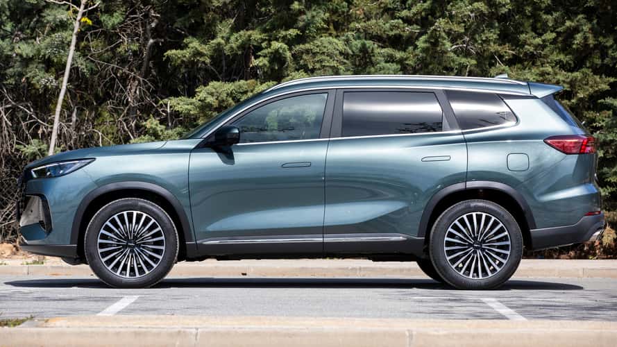 El EBRO s800 baja de precio por sorpresa y cuesta como un SUV compacto