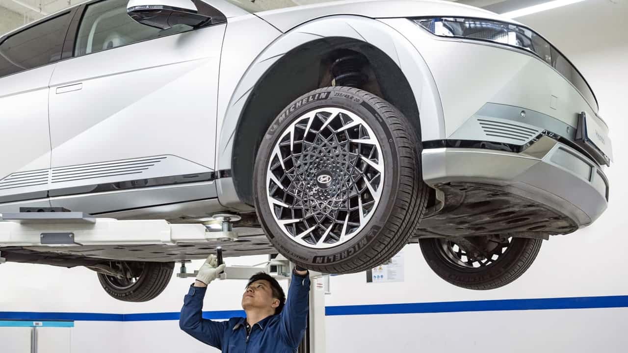 Manutenção de carro elétrico já é mais barata que a de modelos a gasolina