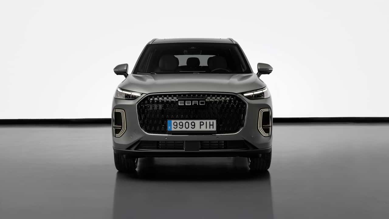 El EBRO s900 llega a España, desde 38.990 € (con descuento): PHEV 4x4 y con 425 CV