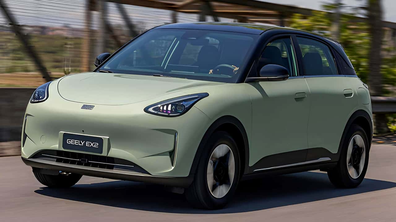 Geely EX2 tem desconto para Uber e táxi e parte de R$ 99 mil