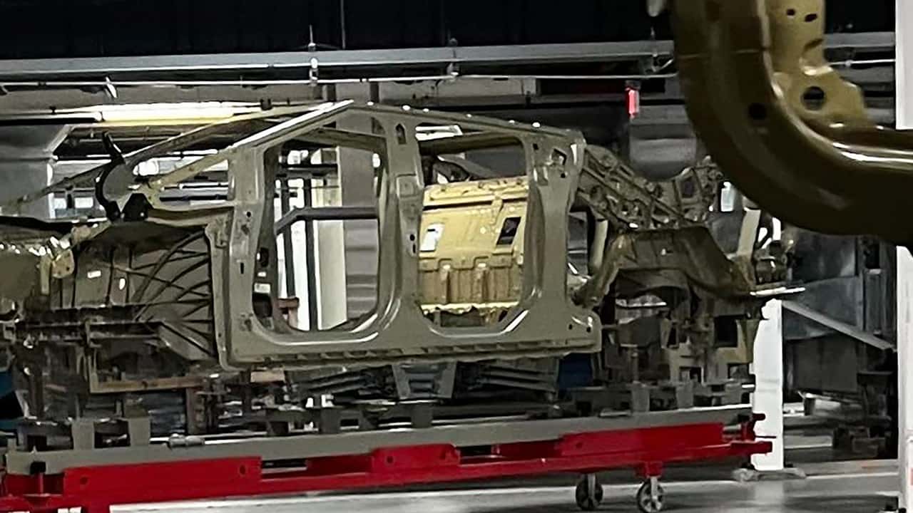 Leaked Tesla Cybertruck Photo Shows No Cutout For Midgate (Source: @TeslaPhx/Twitter)