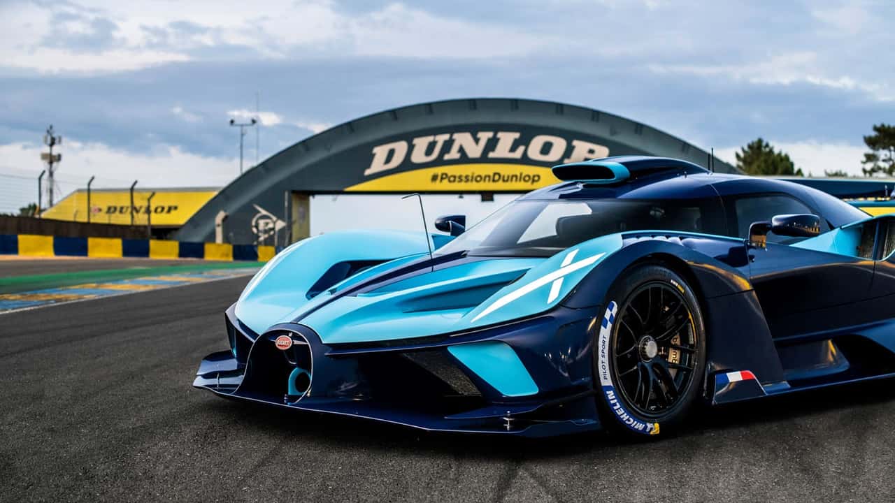 ブカッティ/カーブック/The Race Bugatti Missed Bugatti debuts the new track-only Bolide hypercar at Le Mans
