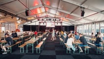 Campamento para empleados de Porsche en Le Mans