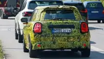 Mini Cooper 5-Türer (2024) als Erlkönig erwischt