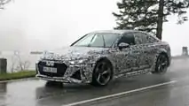 Photo d'espionnage latérale de l'Audi RS7 de nouvelle génération