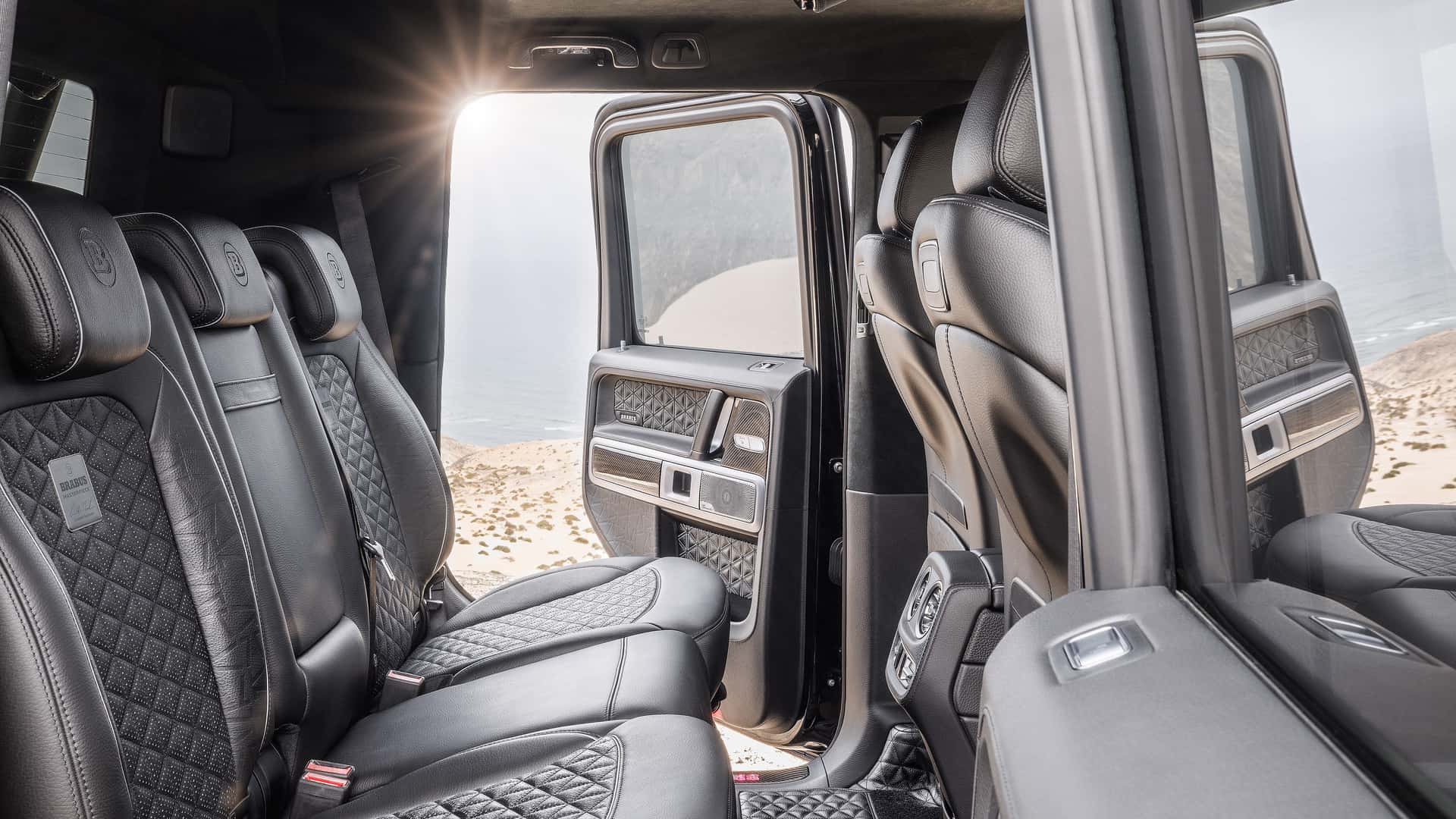 brabus-xlp-900-6x6-superblack_xlp-800-6x6-adventure-m-amg-g-63_outdoor-23.jpg