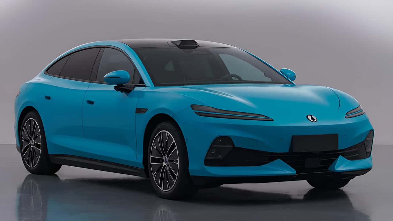 Sedã elétrico Denza Z9 aparece com 1.328 cv e 270 km/h de máxima