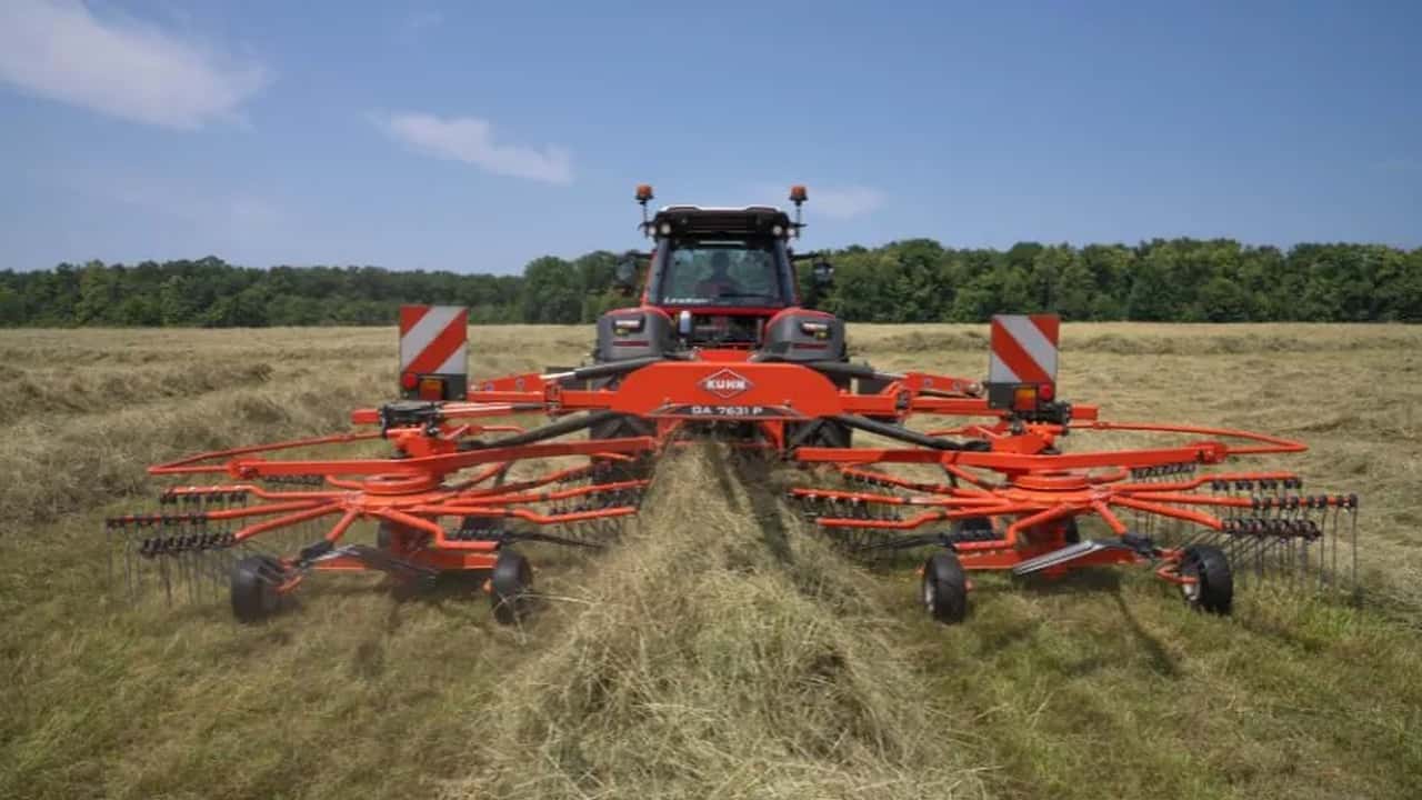 Kuhn GA 7631 P: andanatore a doppio rotore portato da 7,4 metri, maneggevolezza e resa da trainato per campi difficili e aziende medio-piccole