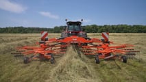 Kuhn GA 7631 P: andanatore a doppio rotore portato da 7,4 metri, maneggevolezza e resa da trainato per campi difficili e aziende medio-piccole