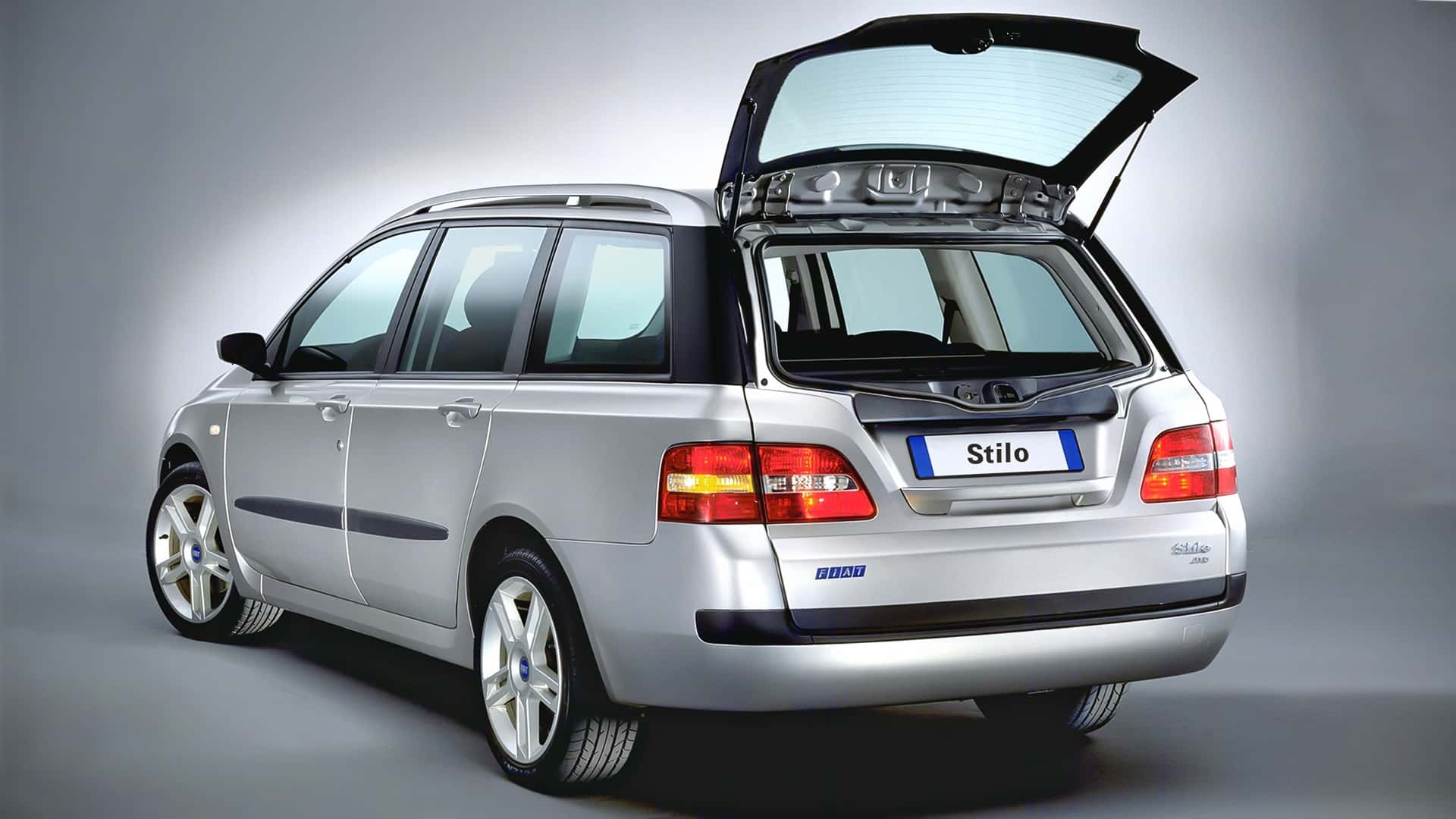 Os 25 anos do Fiat Stilo: relembre a história do hatch que foi sucesso