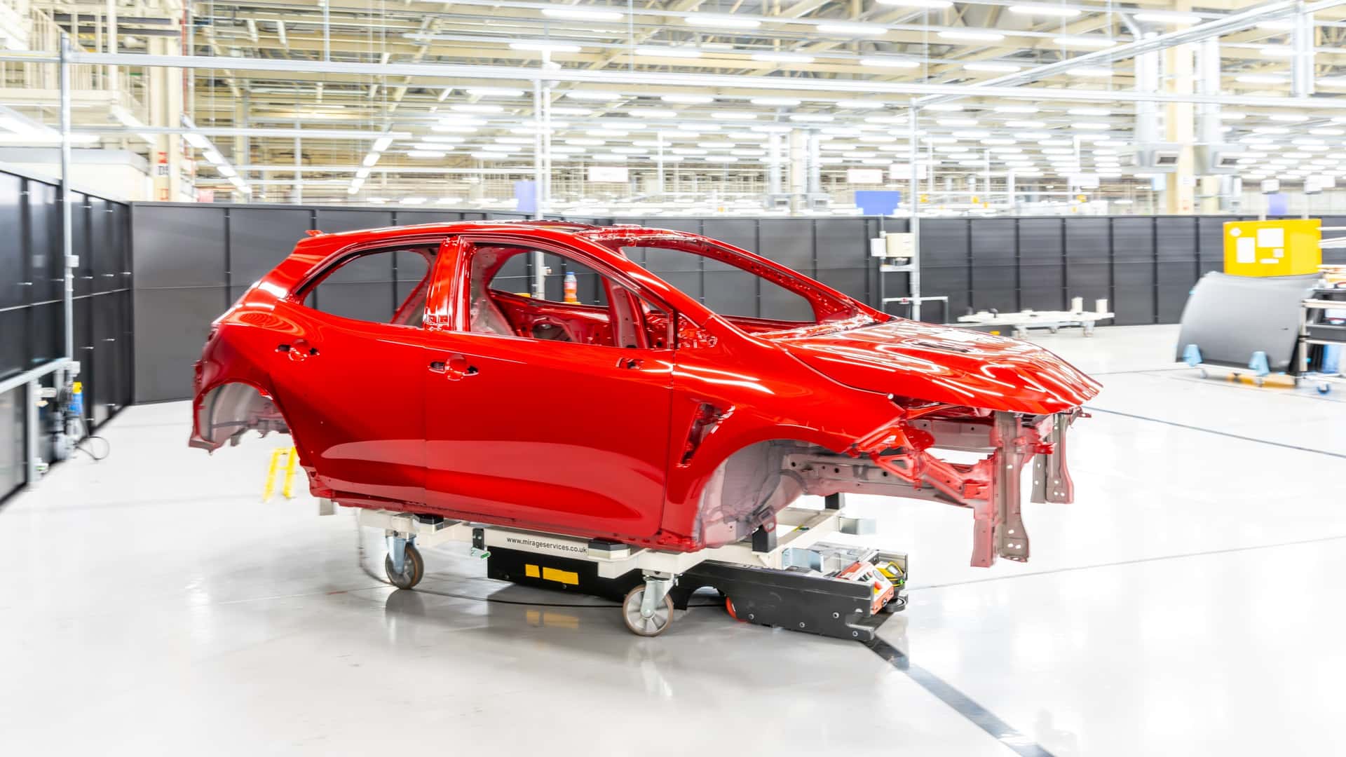 https://cdn.motor1.com/images/mgl/NGPnzM/s1/toyota-gr-corolla-uk-plant-tour.jpg