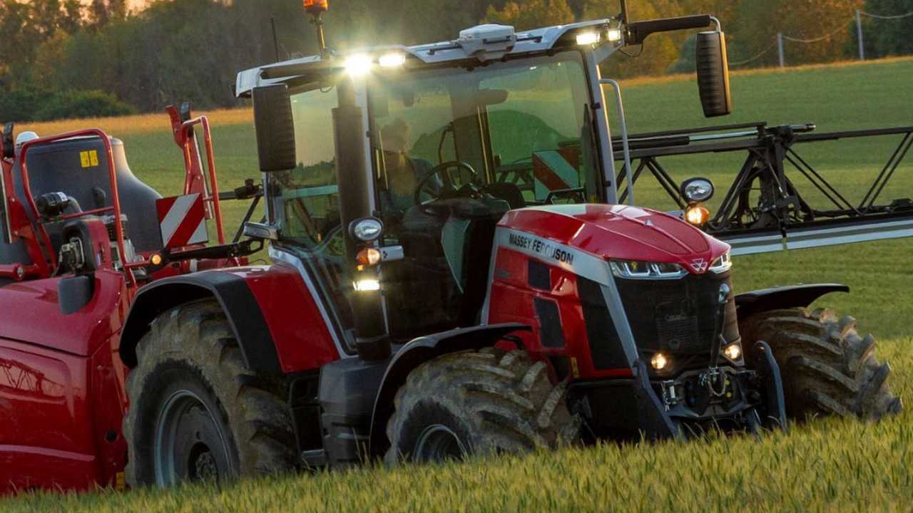 Massey Ferguson 8S Farm Machine