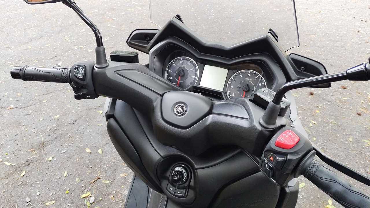Yamaha XMax