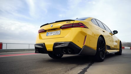 2025 BMW M5 avec pièces M Performance