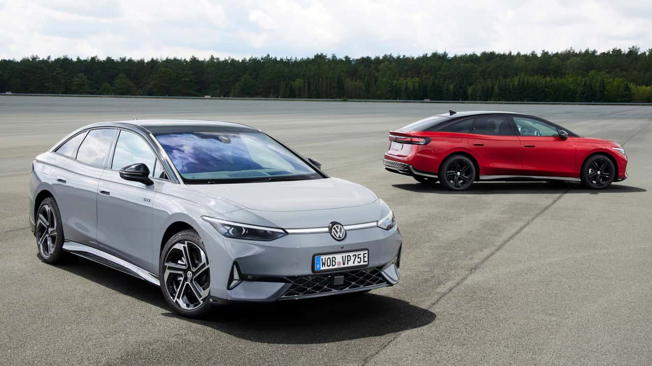 VW ID.7 GTX (2024): Lackierungen in Hellgrau und Rot