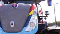 New Holland T7.300 wrappato in edizione speciale
