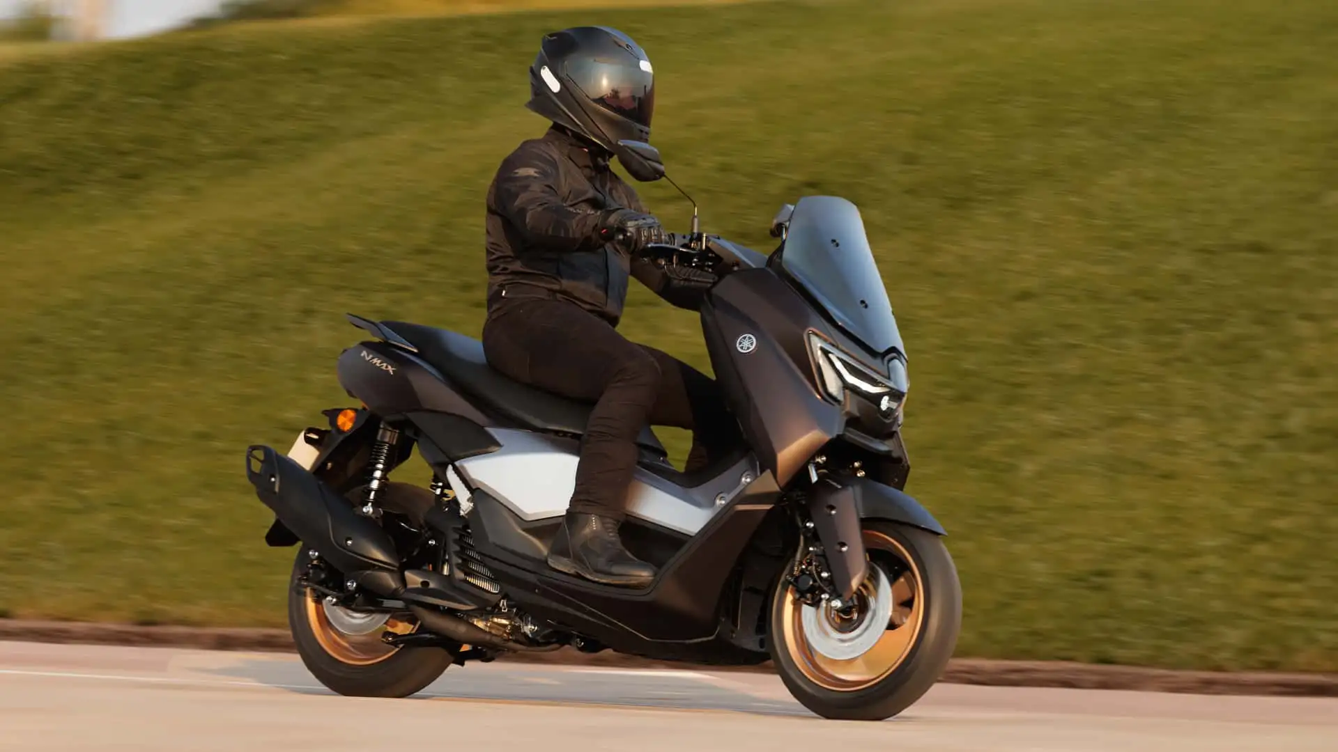 Yamaha lança nova NMax 2025; veja o preço e o que muda