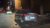 Neuer Mercedes CLA, Erlkönigfotos im Verkehr von Rom