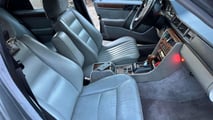 Mercedes 300E del 1990 all'asta