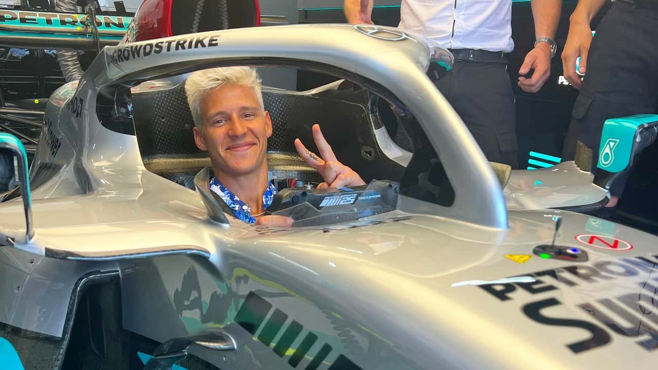 Fabio Quartararo au volant de la Mercedes W13 au GP de France 2022