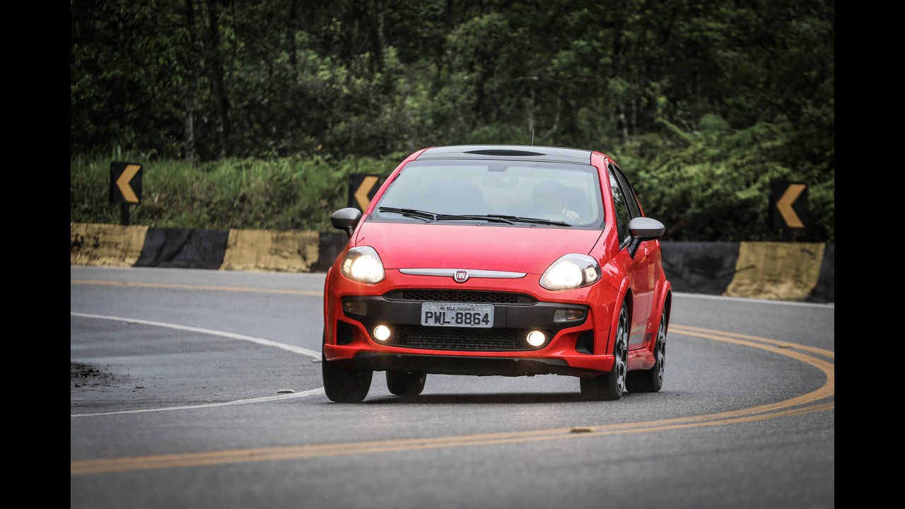 Hatches compactos: Fit é o mais vendido; 208 tem recorde negativo em outubro