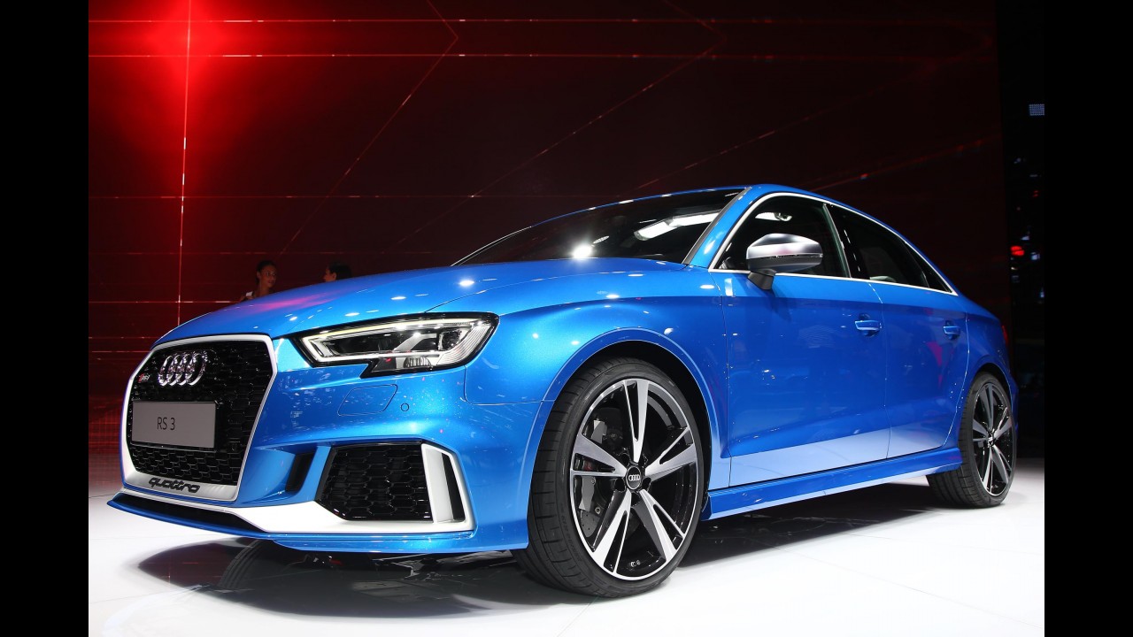 Paris: Audi RS3 Sedan estreia com visual bravo e 400 cv de potência