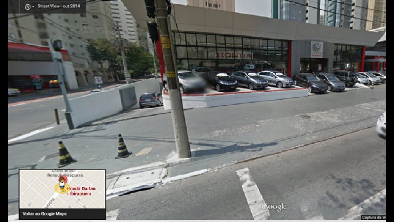 Vídeo mostra concessionária Honda sendo alagada em SP