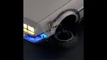 Miniature DeLorean à l'échelle 1:8