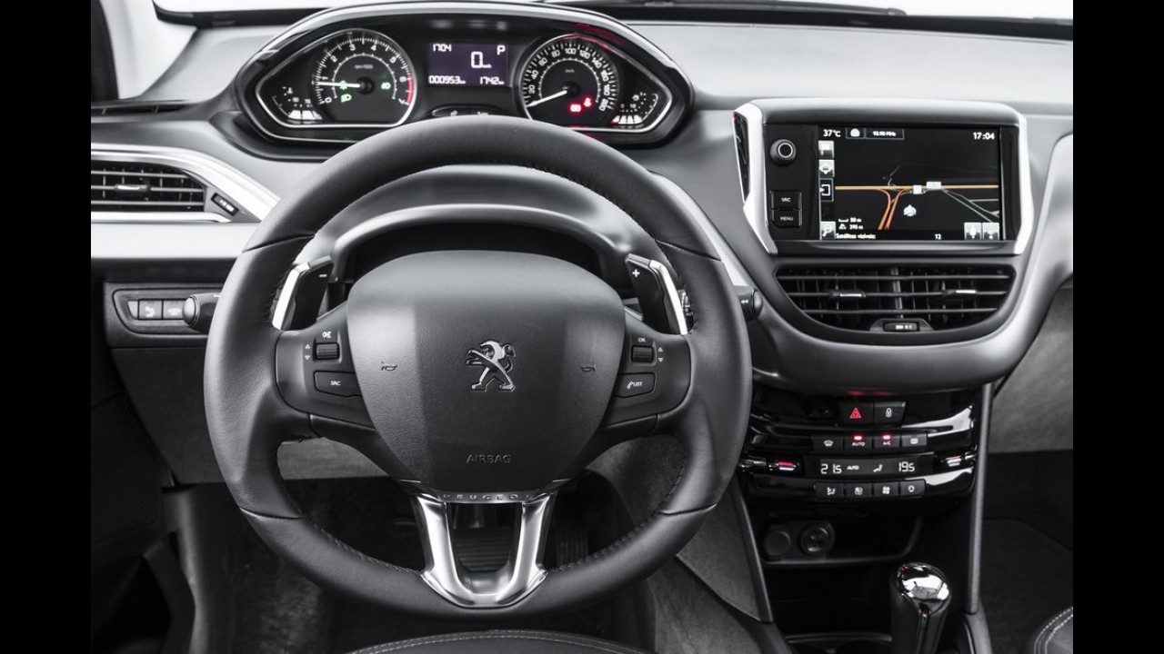 Peugeot mantém promoção e agora paga R$ 500 para quem levar rival do 208