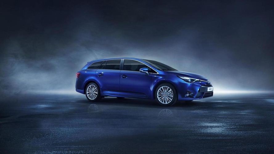 2015 Toyota Avensis facelift